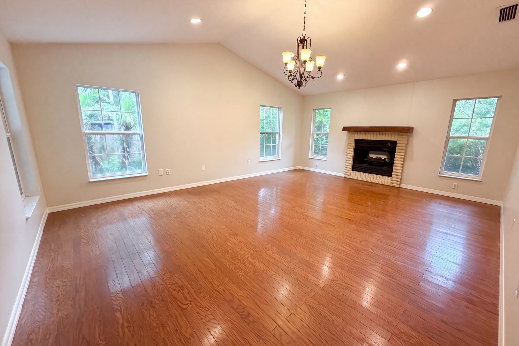 Property photo 3 of 11540 Camp Dr