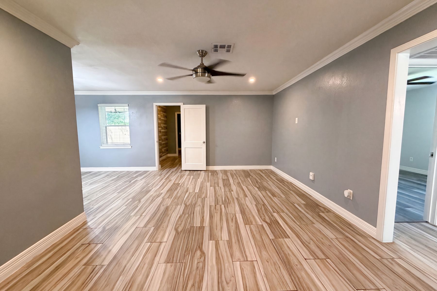 Property photo 3 of 9314 Deanwood St