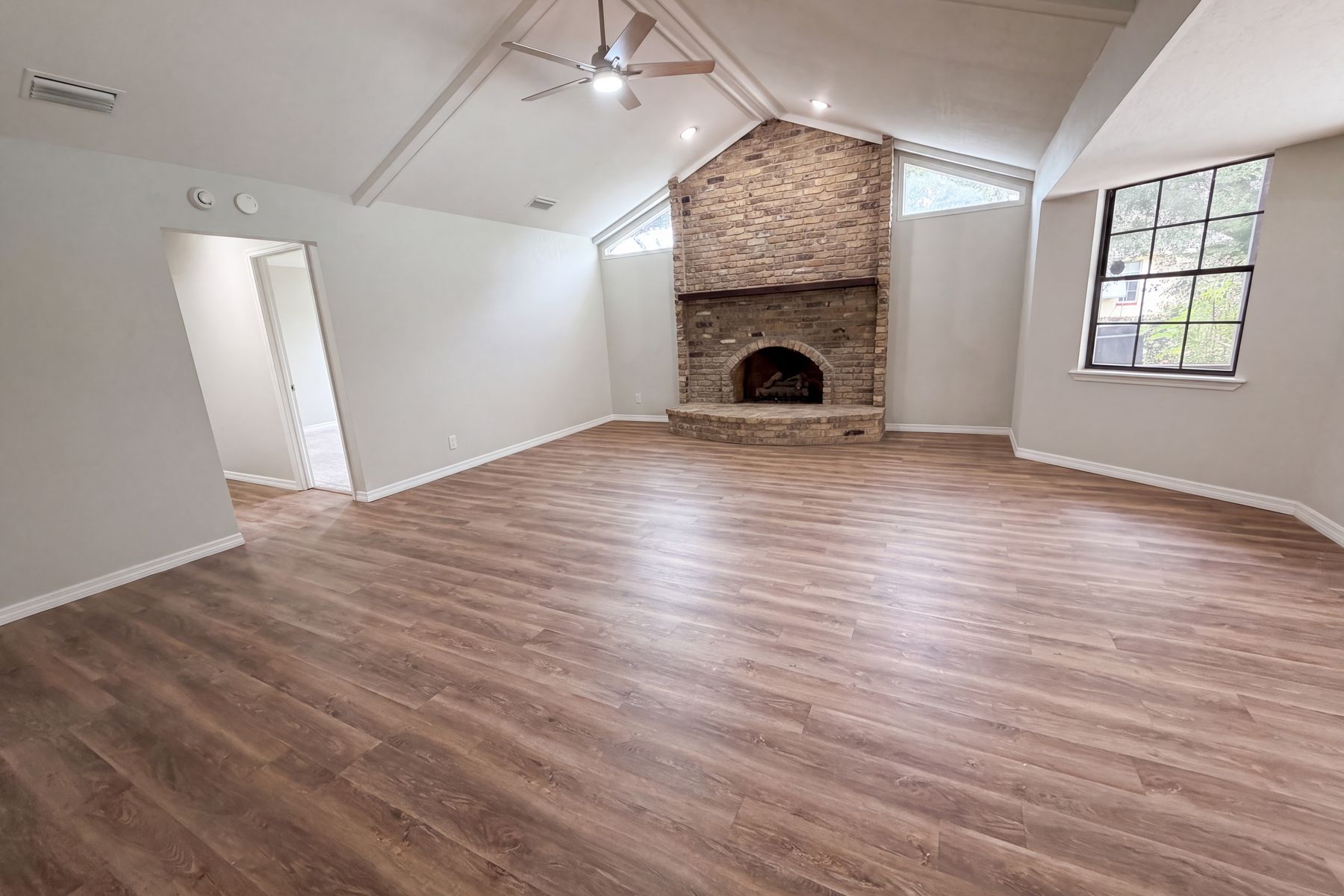 Property photo 3 of 5082 SW 31st St