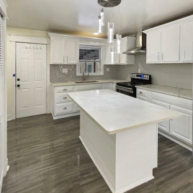 Property photo 2 of 4055 N Grand Ave