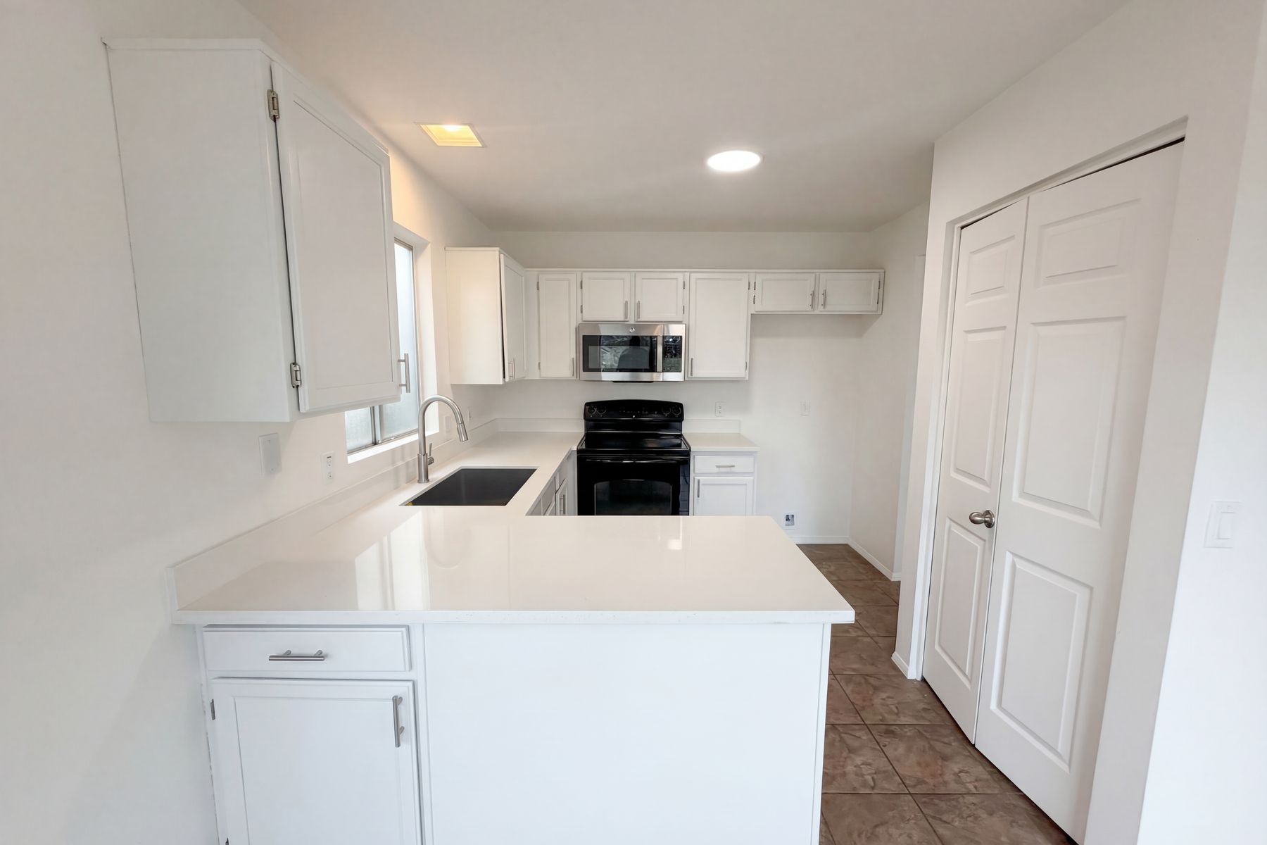 Photo 2 of 26 of 4058 W Chama Dr, Glendale, AZ