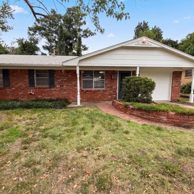 Property photo 1 of 621 S Timber Ln
