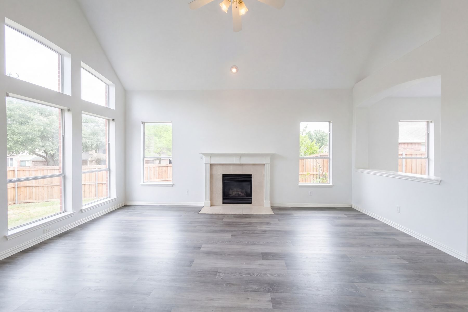 Property photo 3 of 3853 Wintergreen Dr