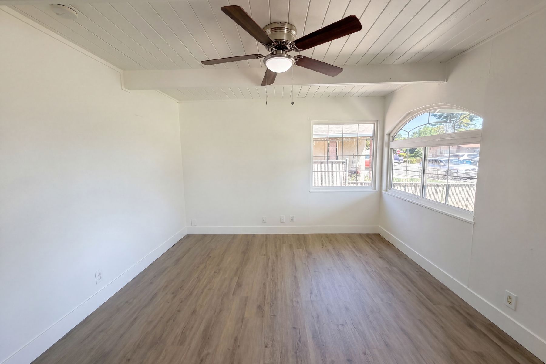 Property photo 3 of 1482 Knights Row