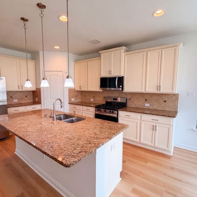 Property photo 2 of 174 Hampton Dr