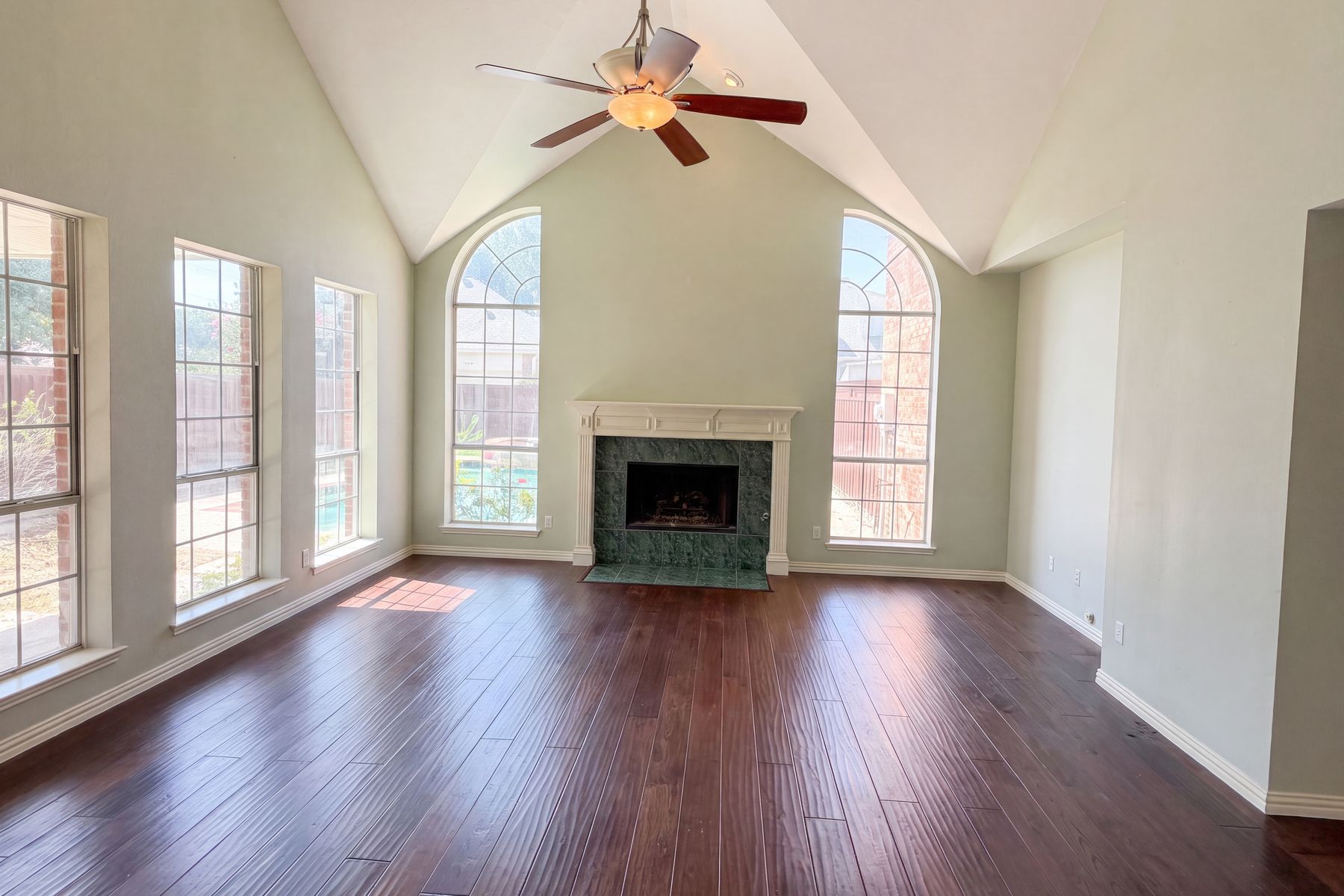 Property photo 3 of 3606 Fairlands Dr