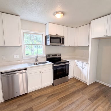 Property photo 2 of 11 Chanter Ct