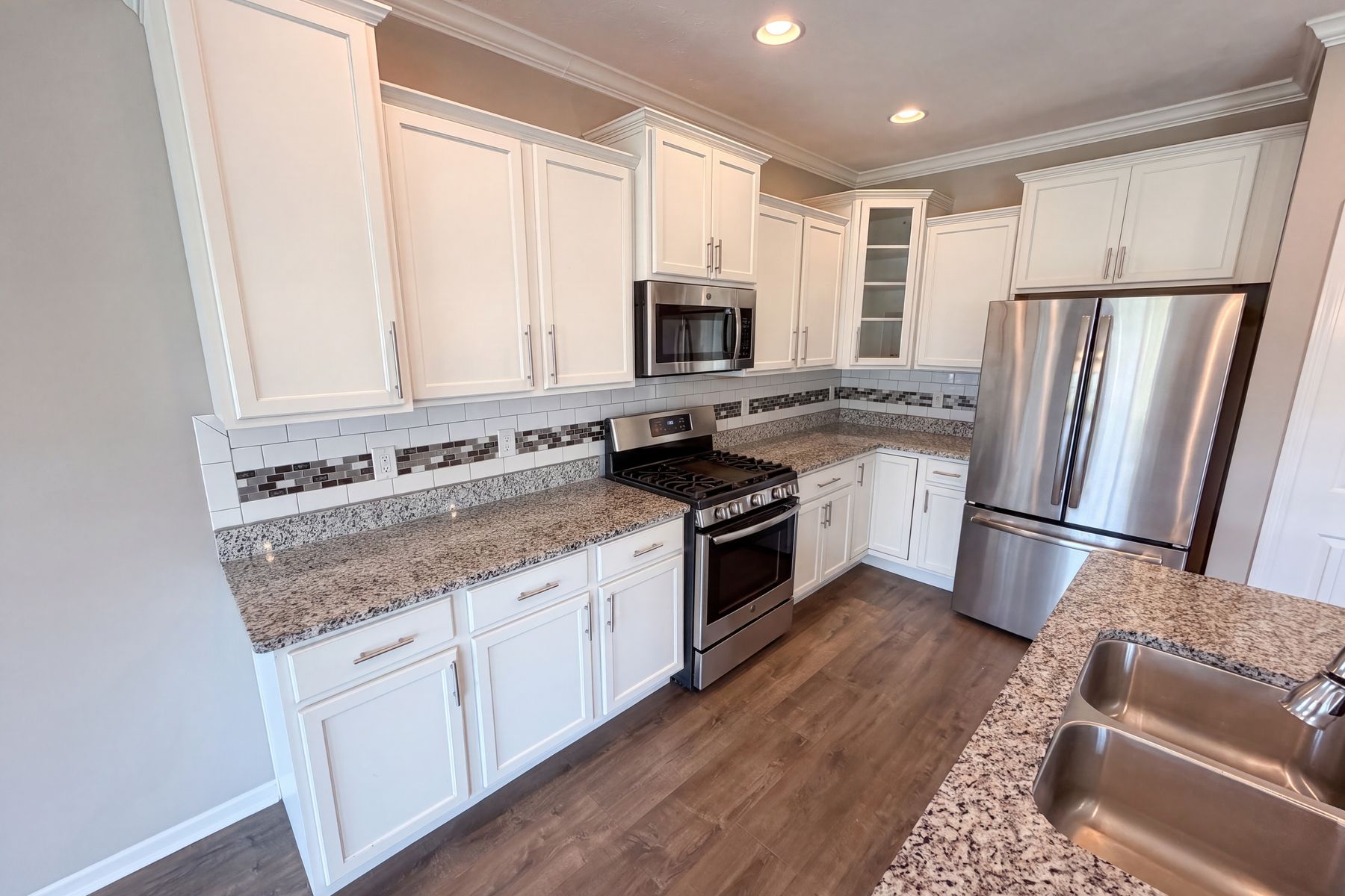 Photo 2 of 23 of 12325 Wright Ct, Noblesville, IN