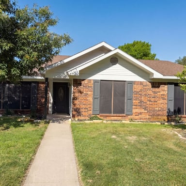 Property photo 1 of 1319 Oak Run Dr