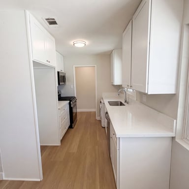 Property photo 2 of 5630 Dewey Ave
