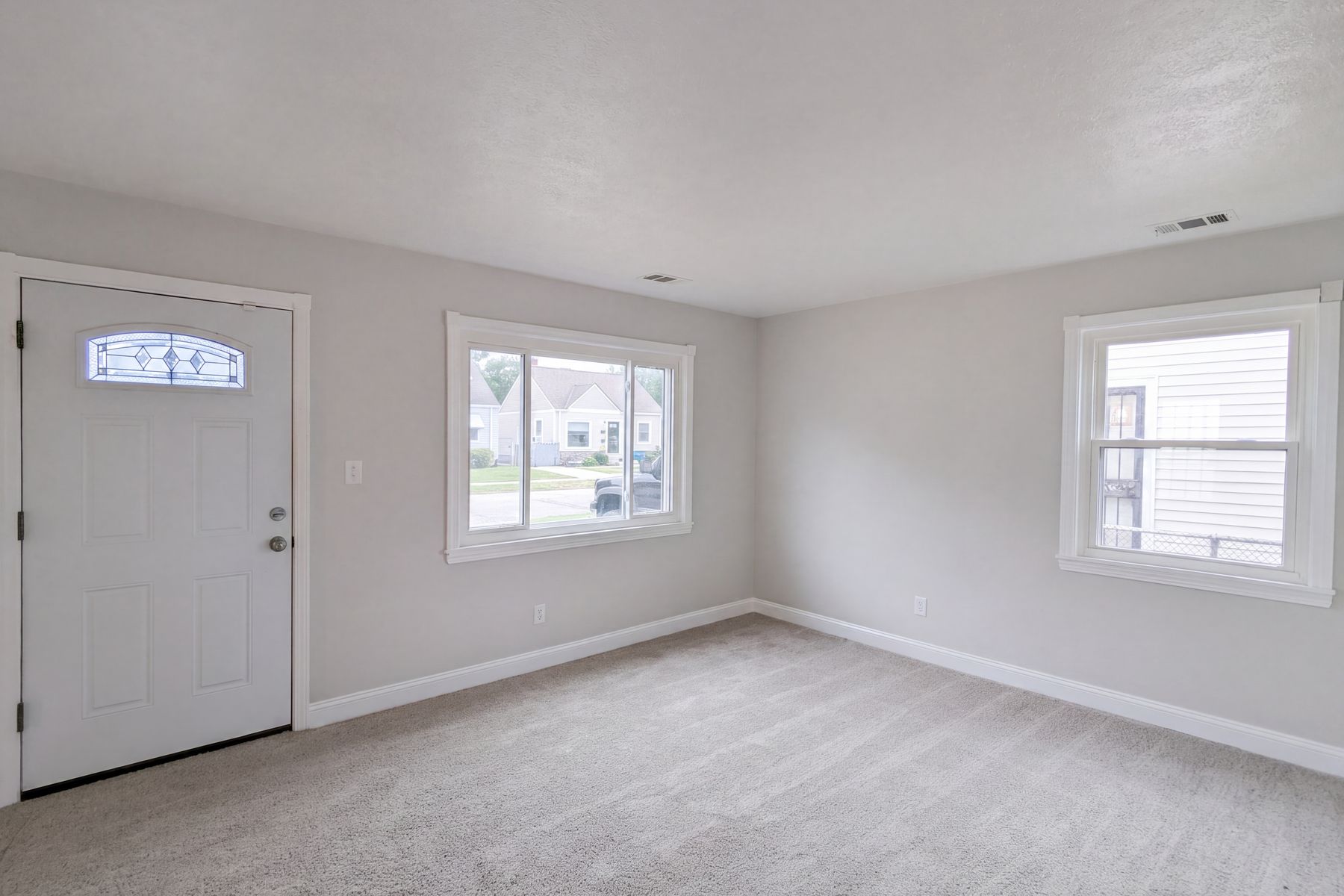 Property photo 3 of 12722 Emery Ave