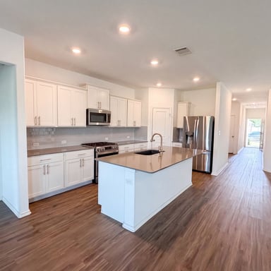 Property photo 2 of 424 Wolf Springs Rd