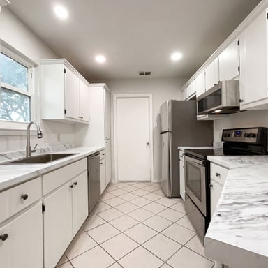 Property photo 2 of 2175 Timberleaf Cir