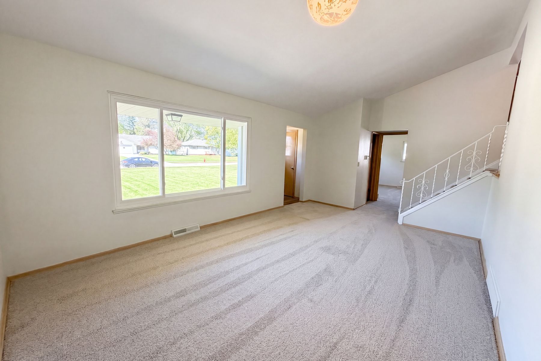 Property photo 3 of 5444 Kenbridge Dr