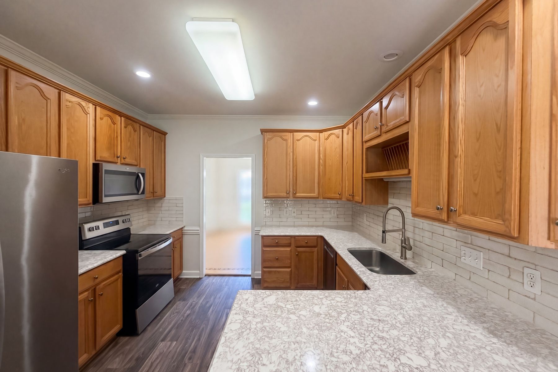 Photo 2 of 33 of 6120 Tennyson Dr, Kernersville, NC