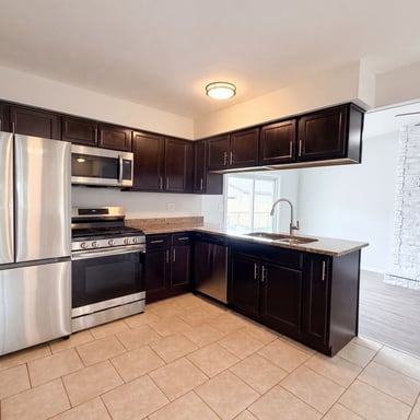 Property photo 2 of 42195 Fairview Dr