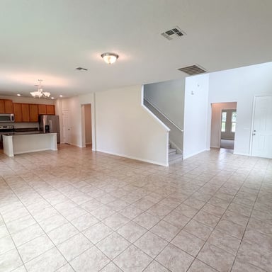 Property photo 3 of 811 Maple Leaf Loop