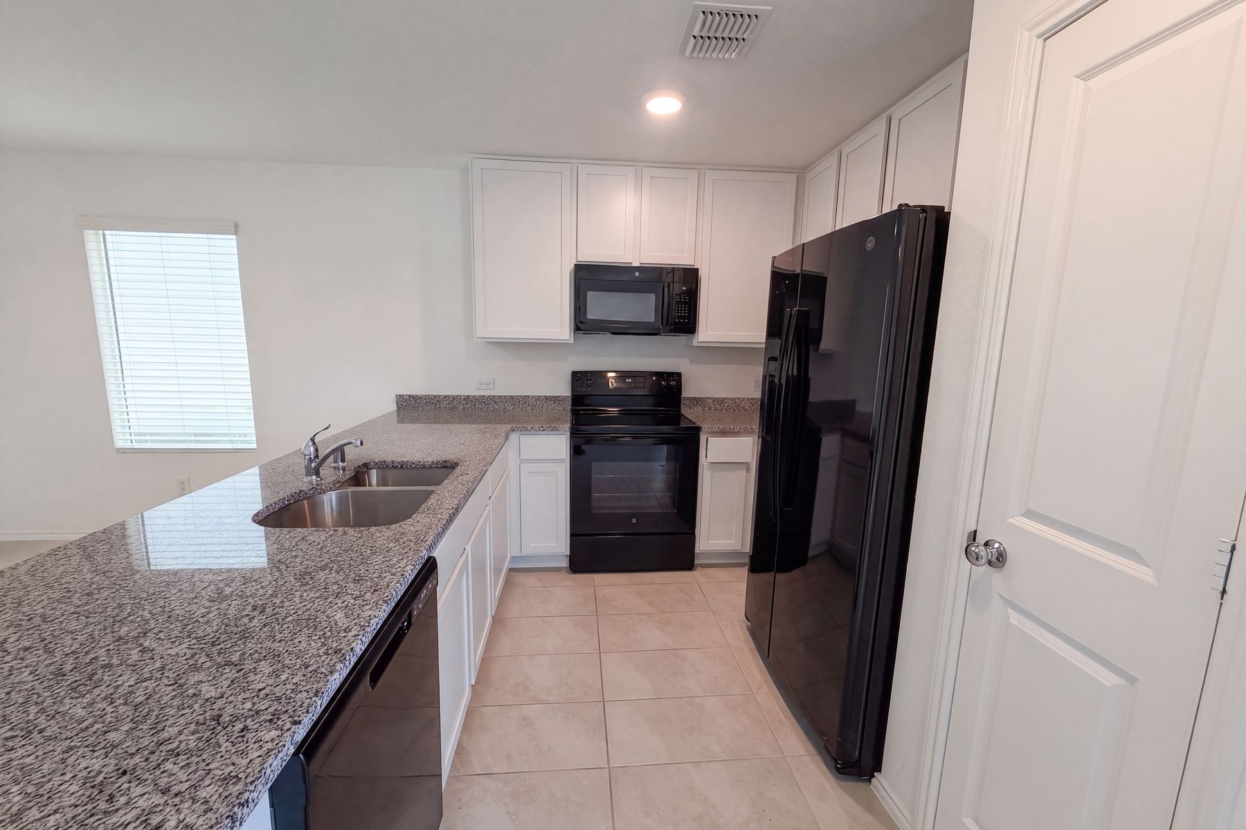 Photo 2 of 18 of 2972 Audles Ln, Dallas, TX