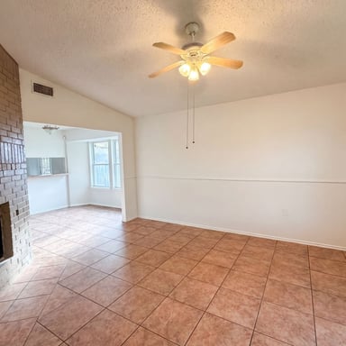 Property photo 3 of 1301 Pitcairn Dr