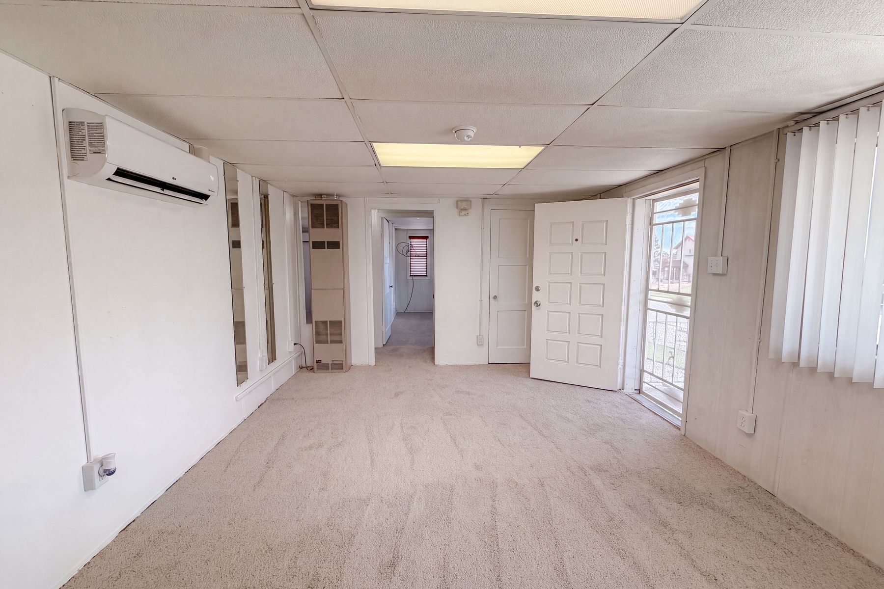 Property photo 3 of 1758 39th St