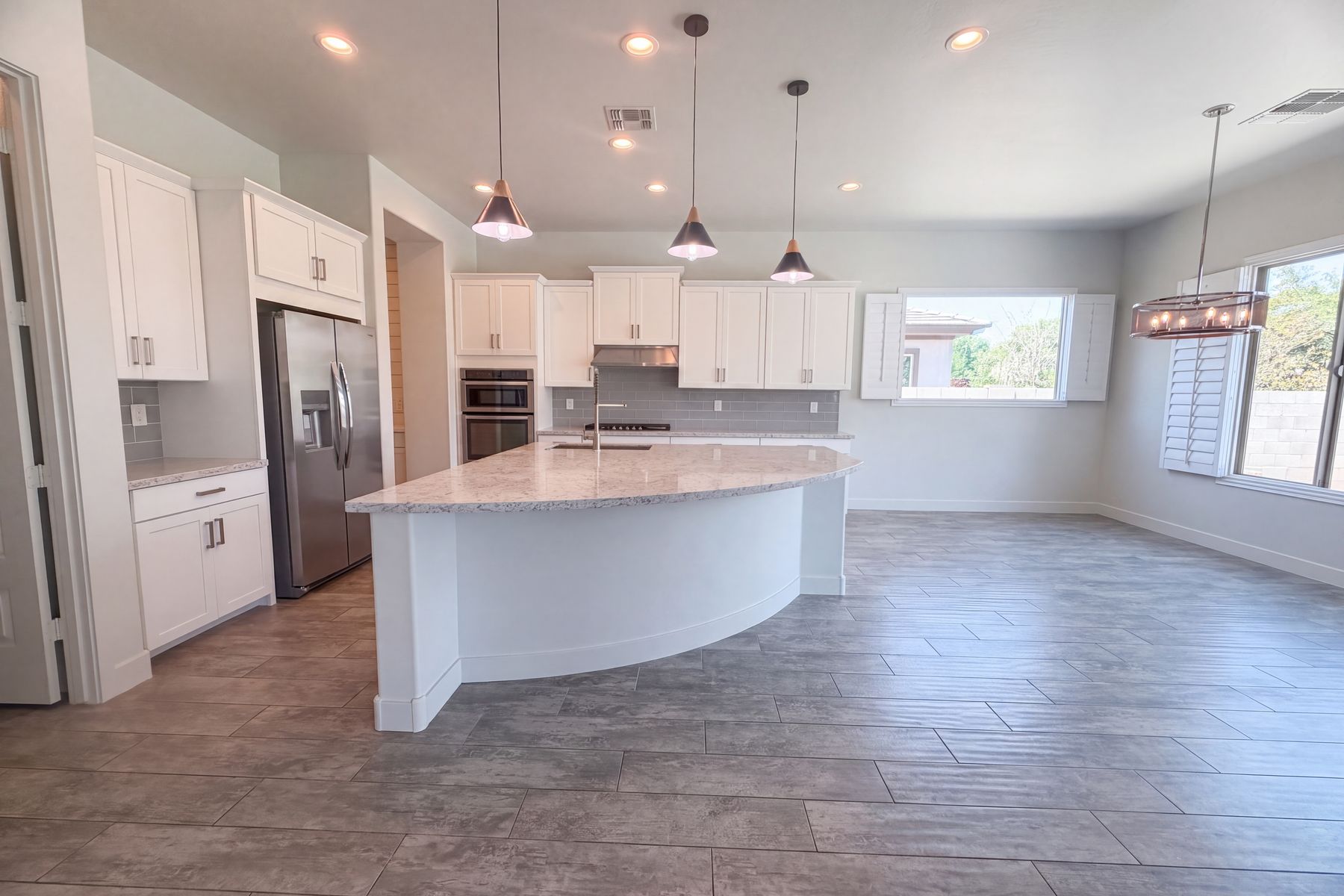 Photo 2 of 21 of 7552 E Peralta Ave, Mesa, AZ