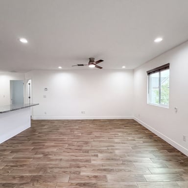 Property photo 3 of 5713 S 13th Ave