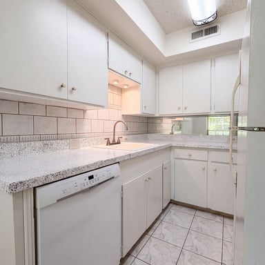 Property photo 2 of 2503 McCue Rd Apt 5