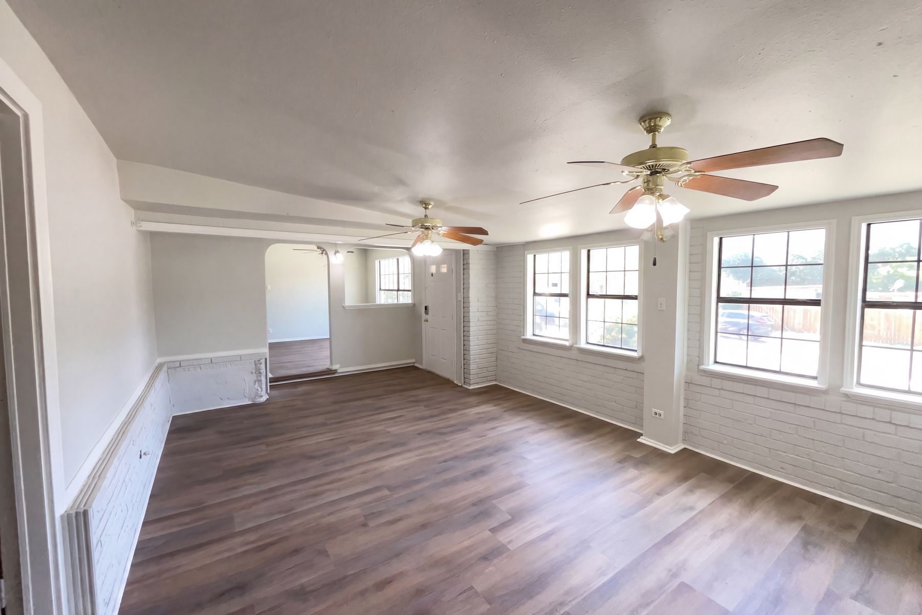 Property photo 3 of 222 Colebrook Dr