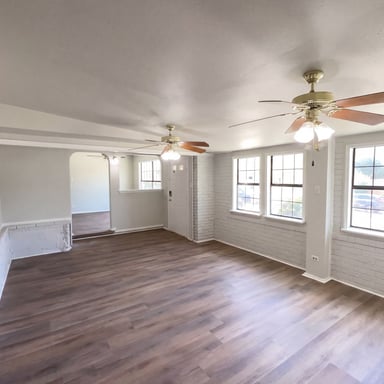 Property photo 3 of 222 Colebrook Dr