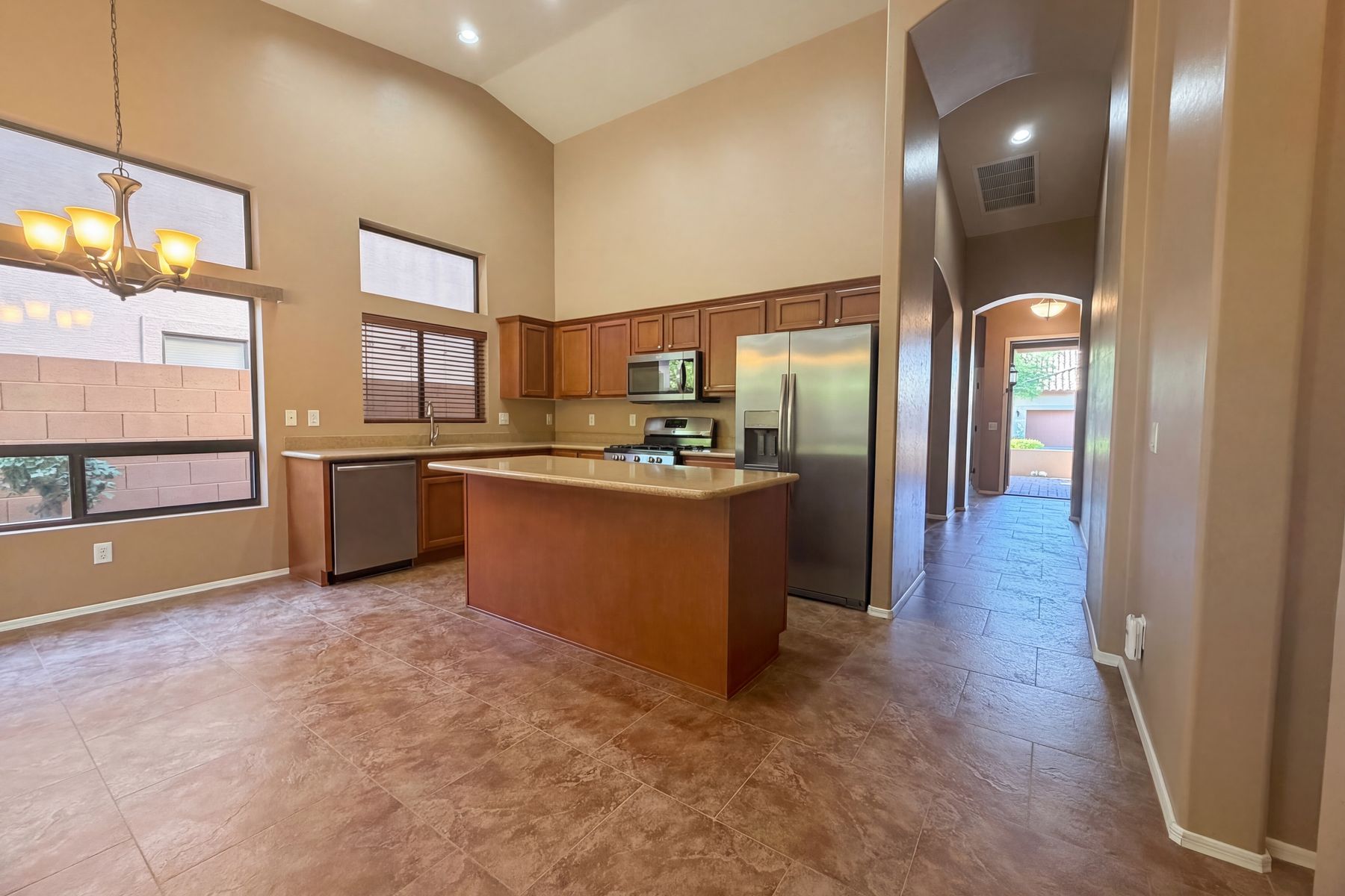 Photo 2 of 17 of 6915 E Portia St, Mesa, AZ