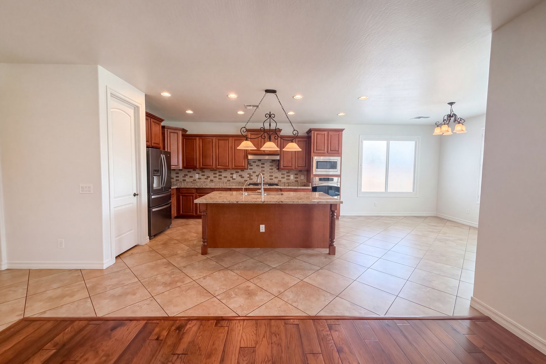Photo 2 of 27 of 11 W Canyon Way, Chandler, AZ