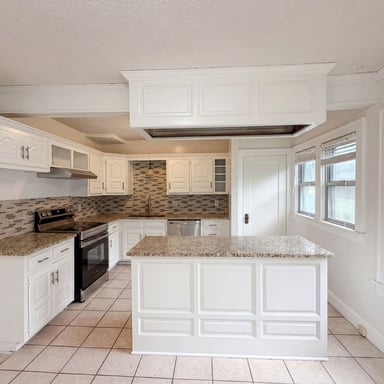Property photo 2 of 11304 E 55th Ter