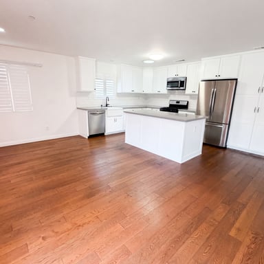 Property photo 2 of 1138 S St Andrews Pl