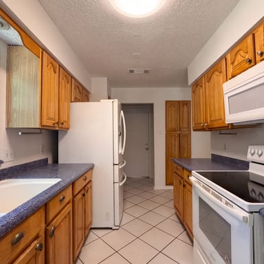 Property photo 2 of 1713 Steinburg Ln