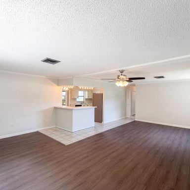 Property photo 3 of 3129 Avenue W NW