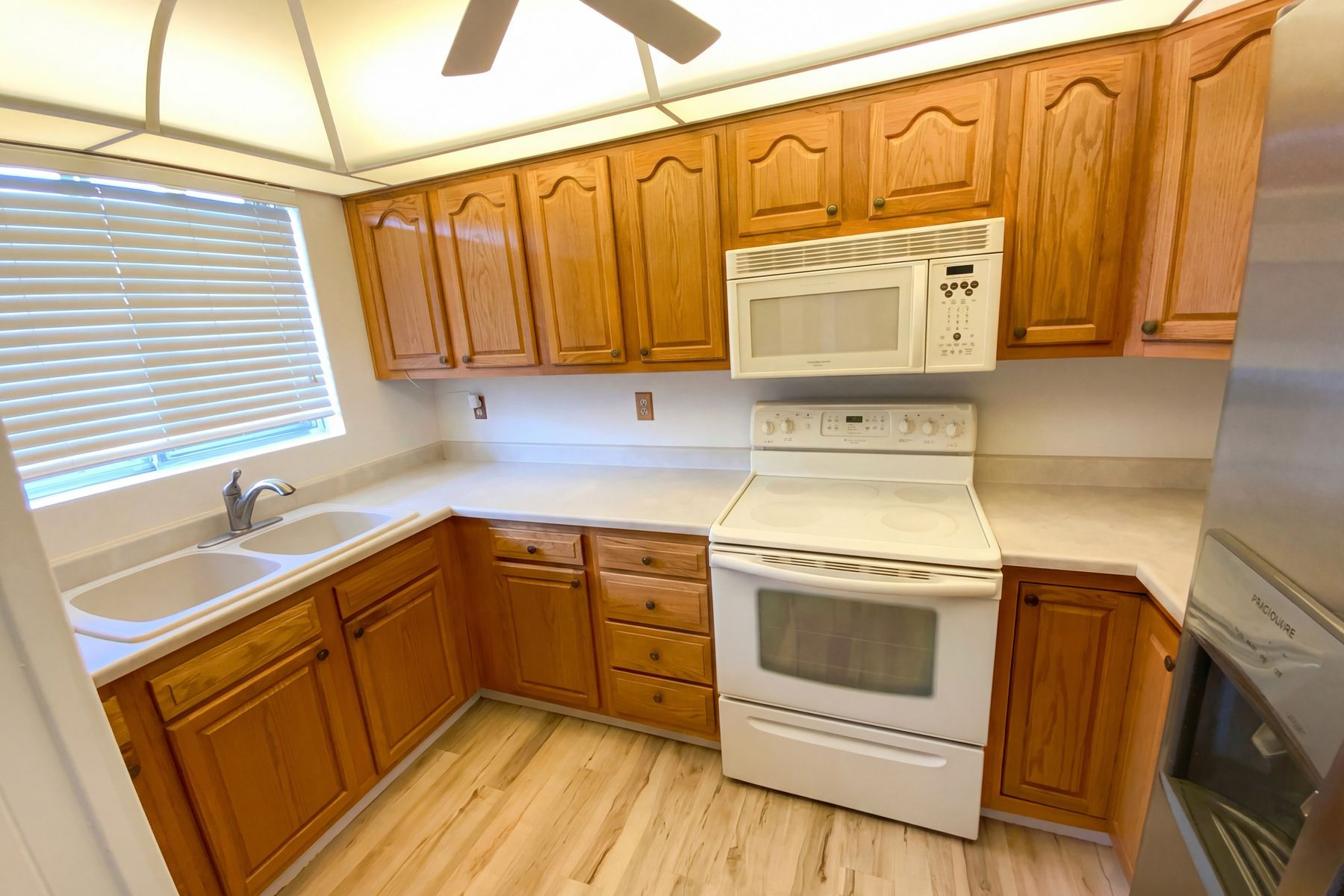 Photo 2 of 26 of 10826 N Fairway Ct E, Sun City, AZ