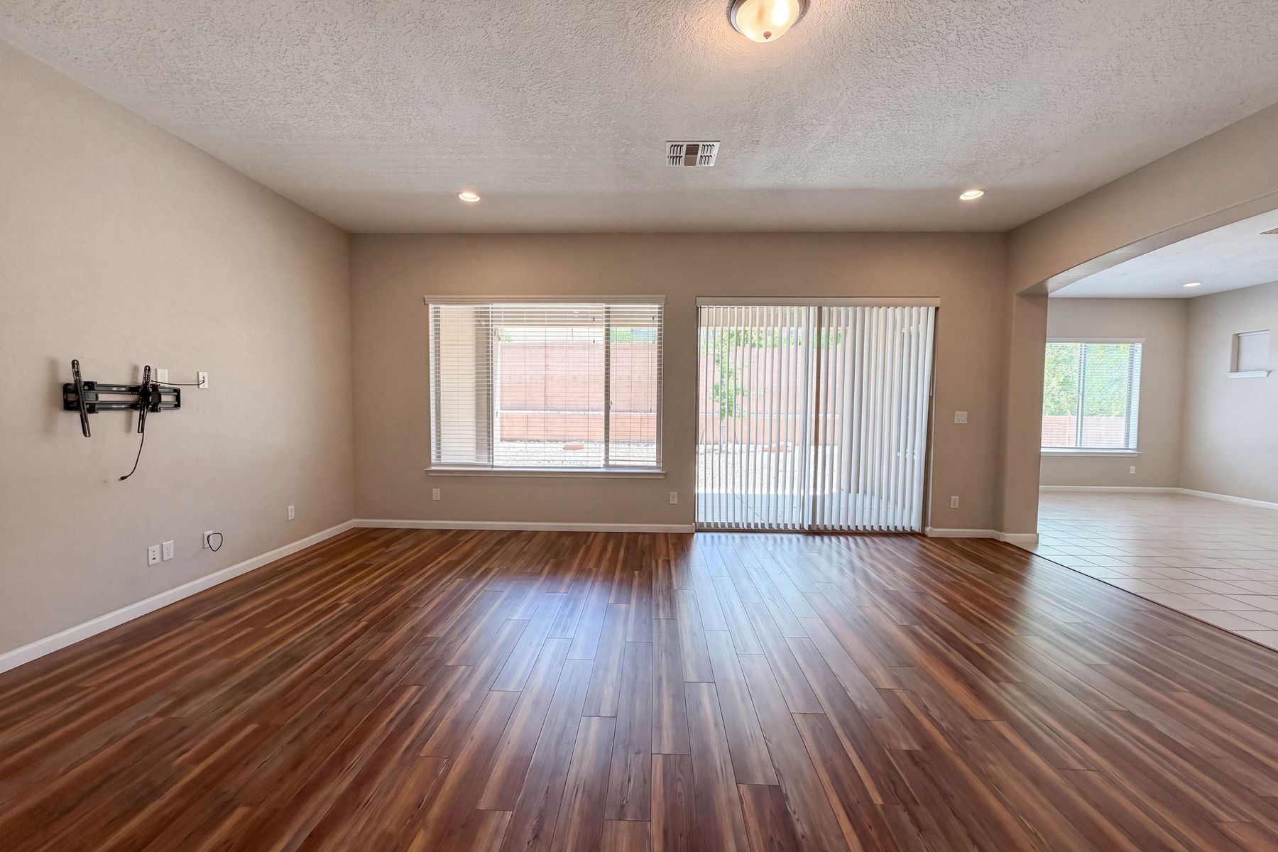 Property photo 3 of 4689 Lluvia Encantada
