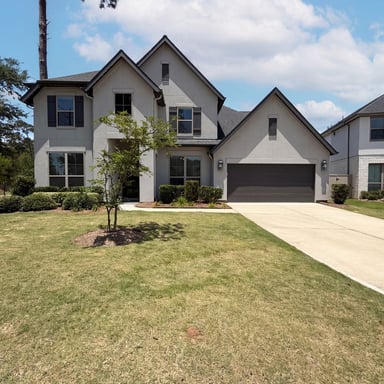 Property photo 1 of 15418 Legacy Park Way
