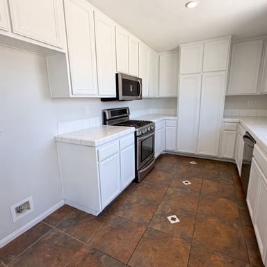 Property photo 2 of 13185 Great Falls Ave