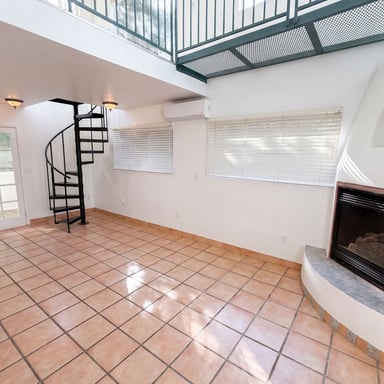Property photo 3 of 16813 W Shrine Dr