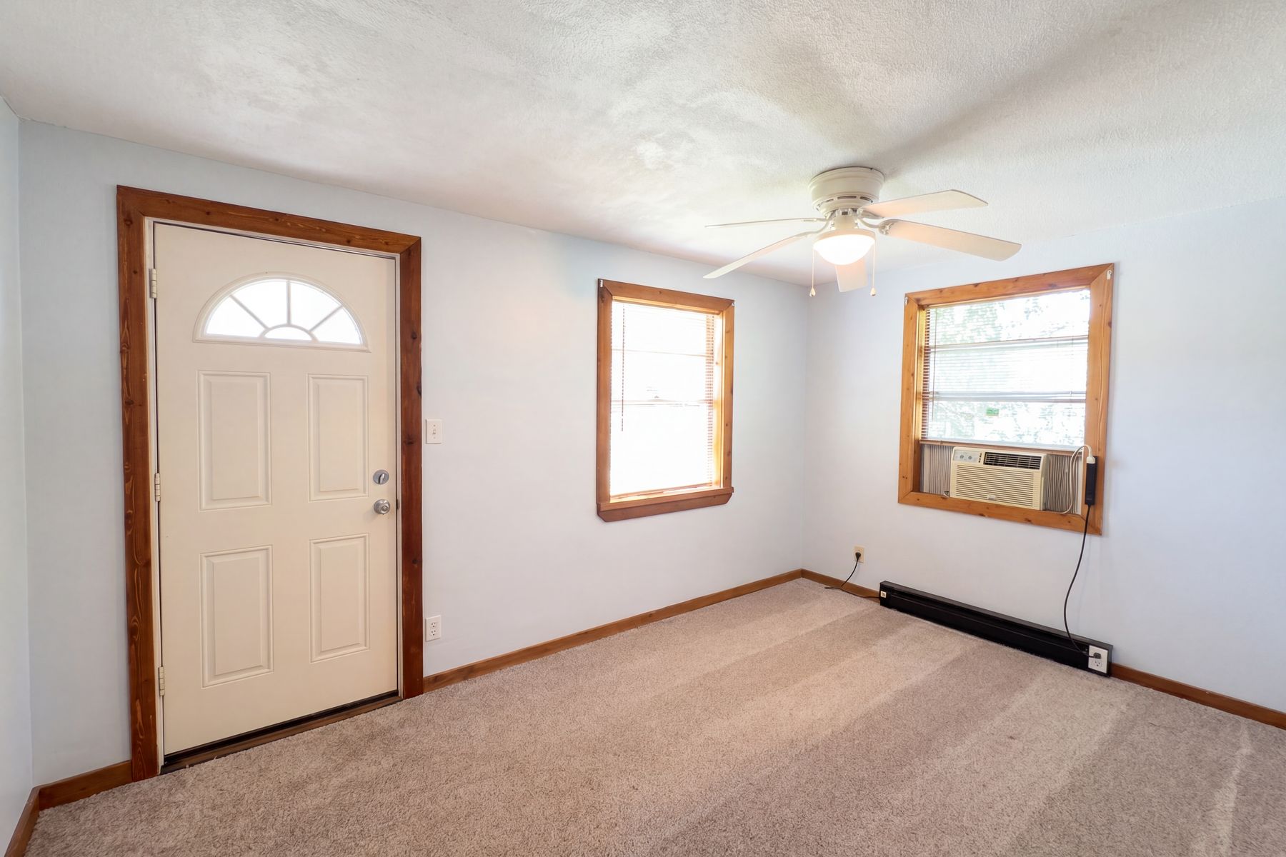 Property photo 3 of 1385 Bender Ave