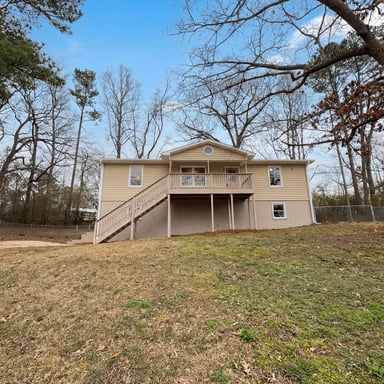 Property photo 1 of 225 Ash Cir