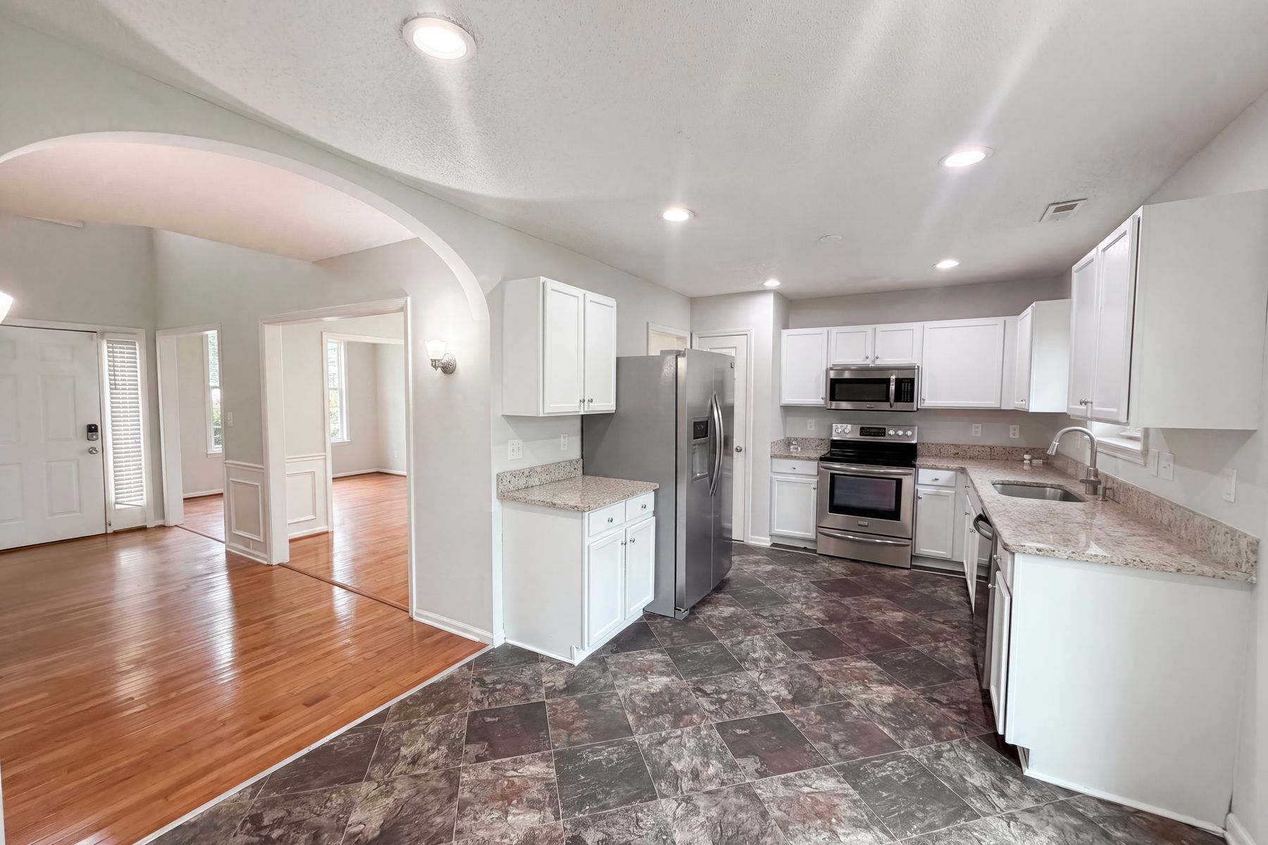 Photo 2 of 17 of 4549 Drewbridge Way, Raleigh, NC