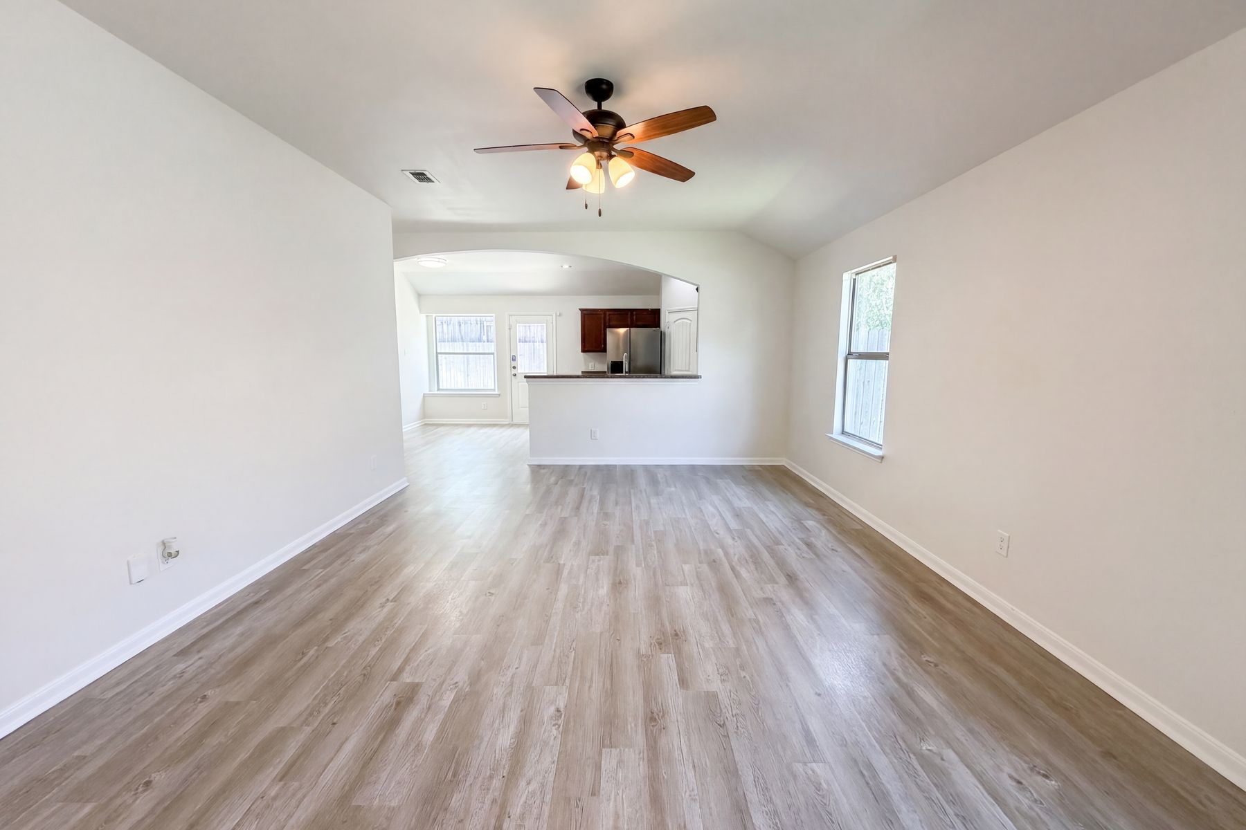 Property photo 3 of 2824 Saint Bernard Dr