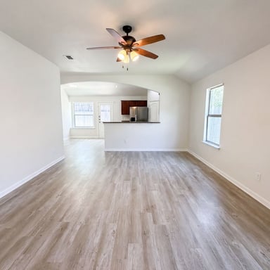 Property photo 3 of 2824 Saint Bernard Dr