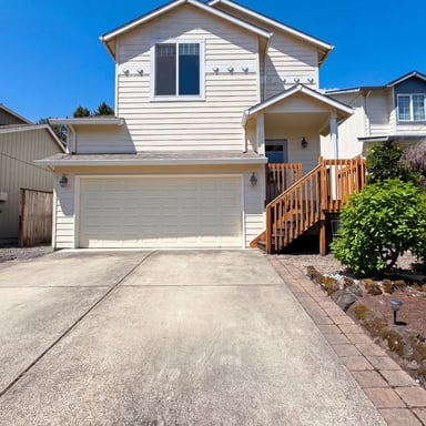 Property photo 1 of 3344 Oakcrest Dr