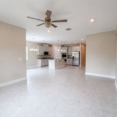 Property photo 3 of 528 Bellissimo Pl