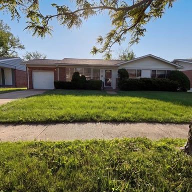 Property photo 1 of 1136 Burch Ln
