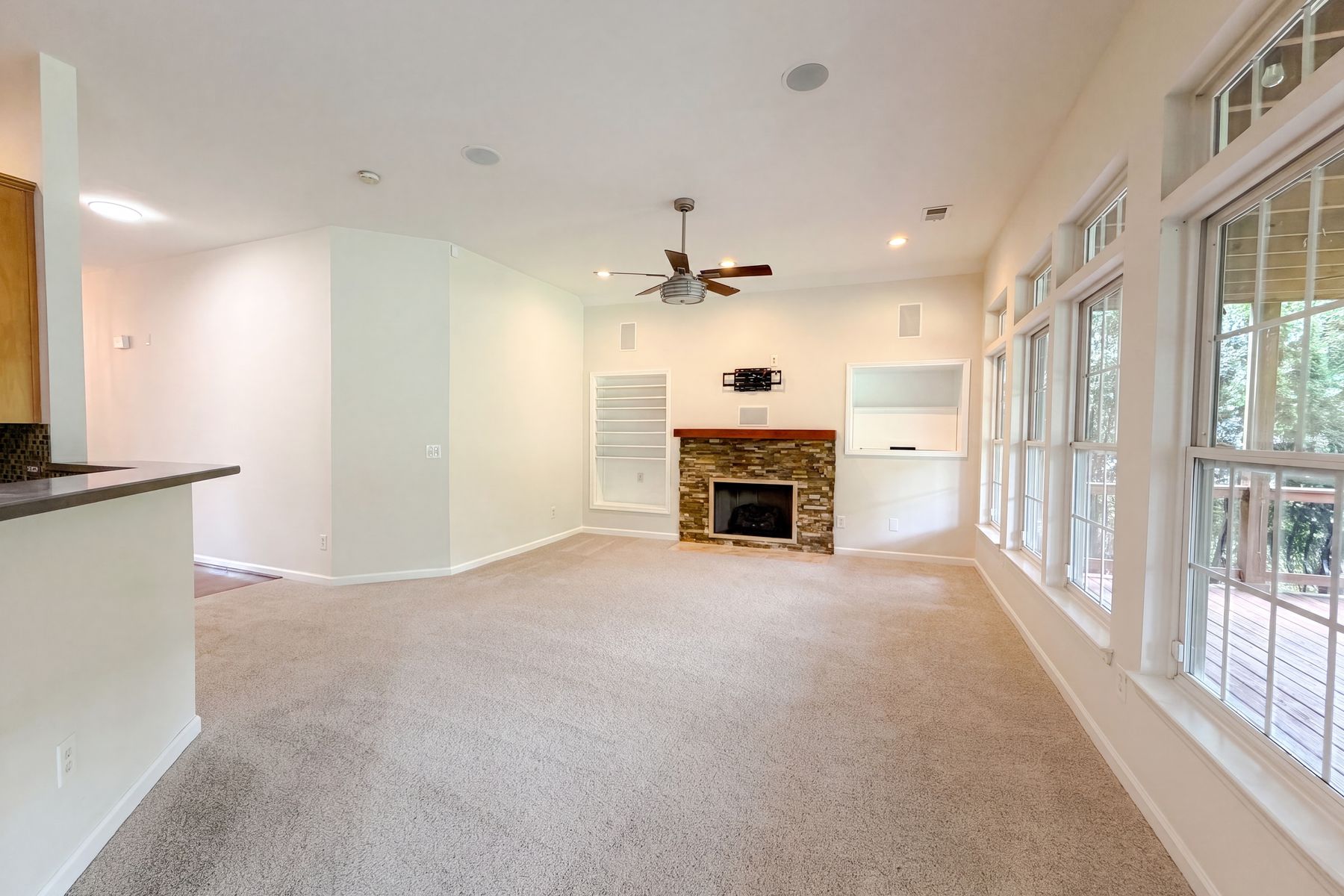Property photo 3 of 1027 Countess Ln