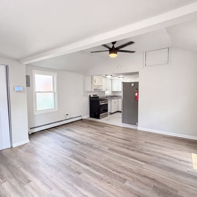Property photo 3 of 936 Grove Ave